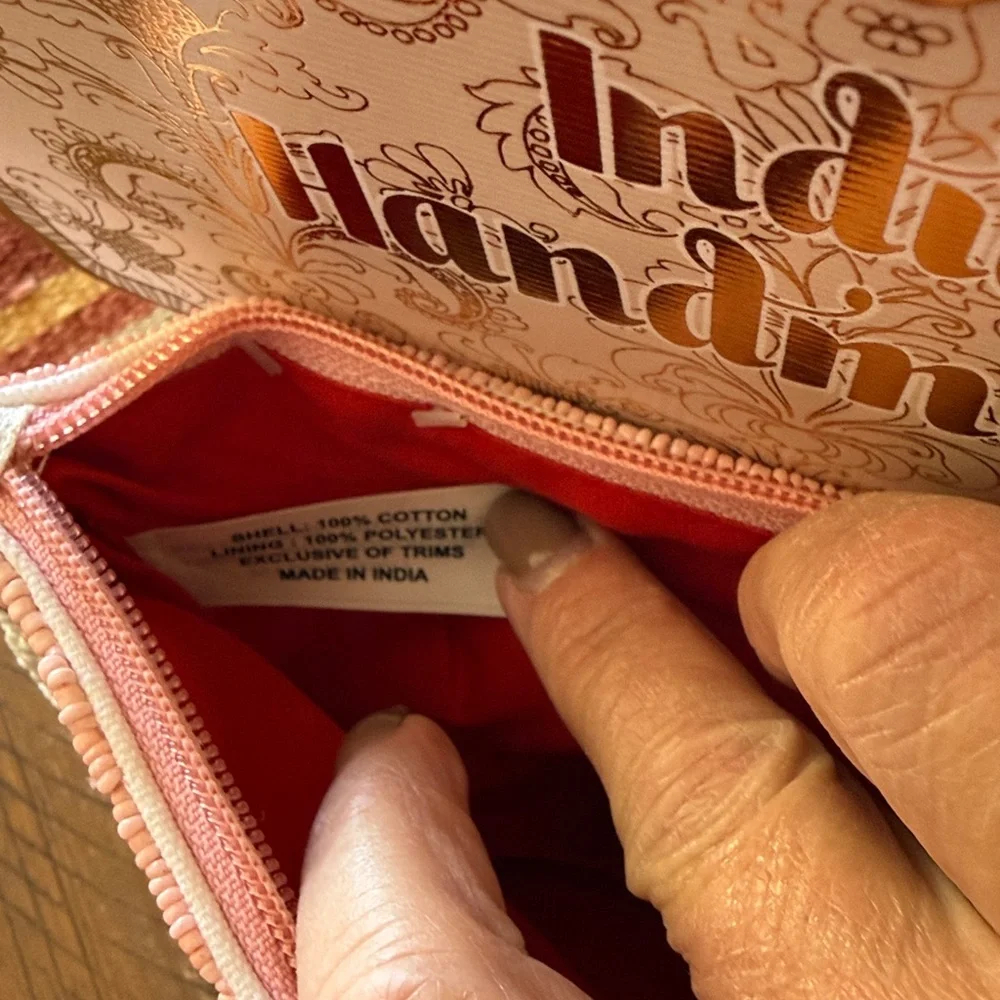 Handmade Heart Pattern Clutch in Pink and Red - Picture 5 of 6